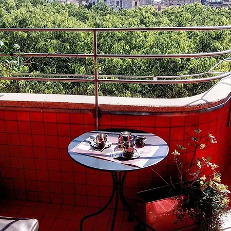 Point Zero - Giardini Central Square Italianate Penthouse